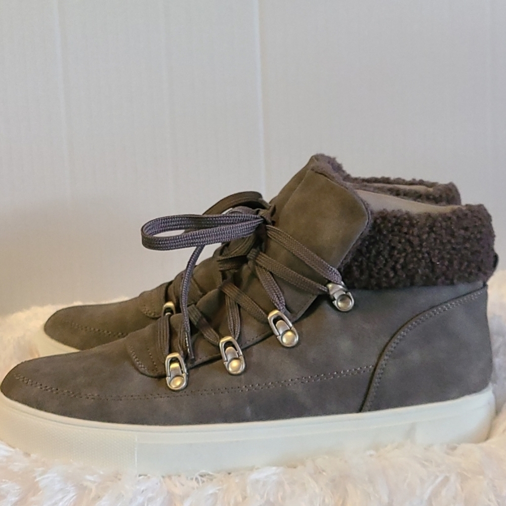 Report Adair gray high top woman's lace up shoe